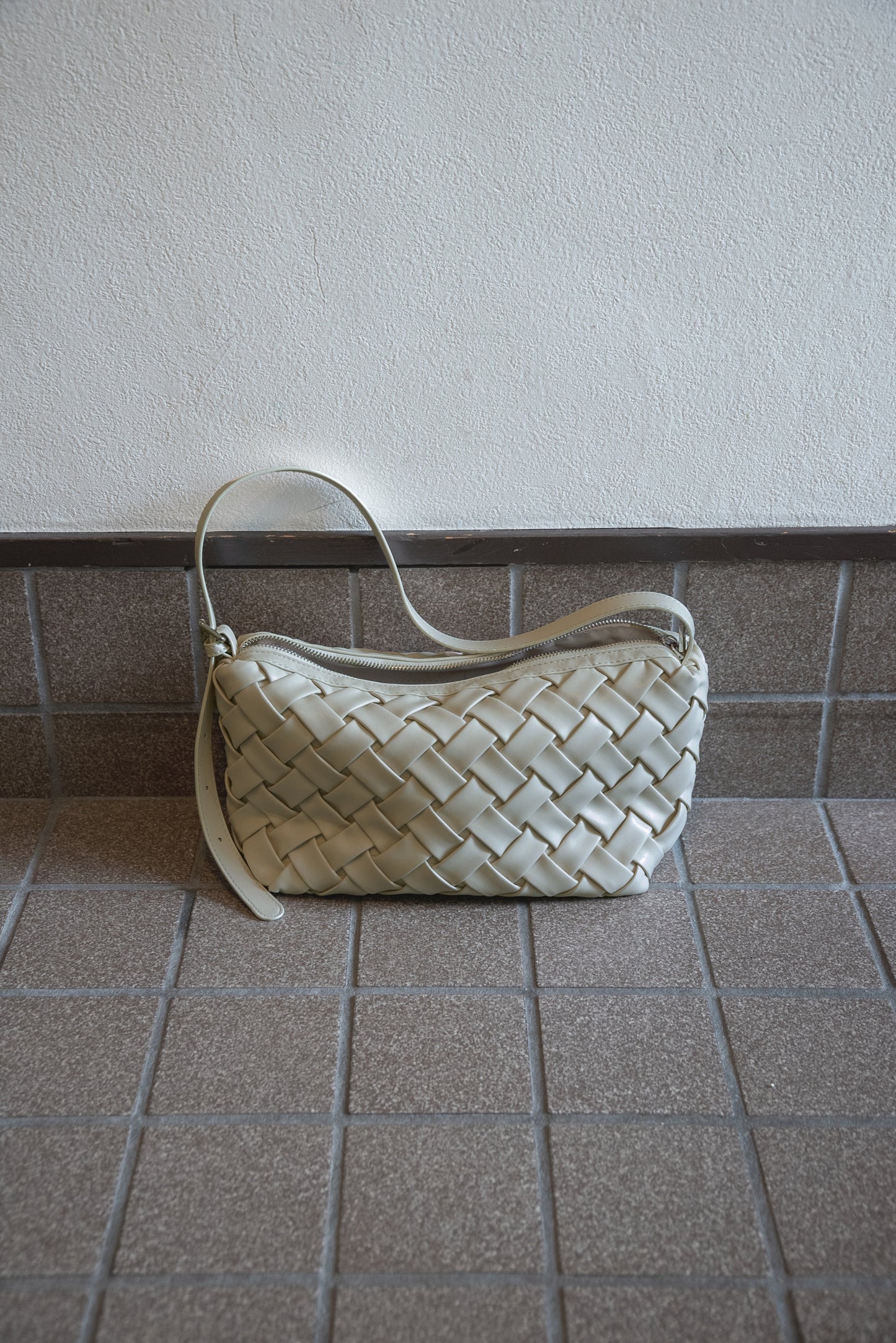 woven look single handle bag