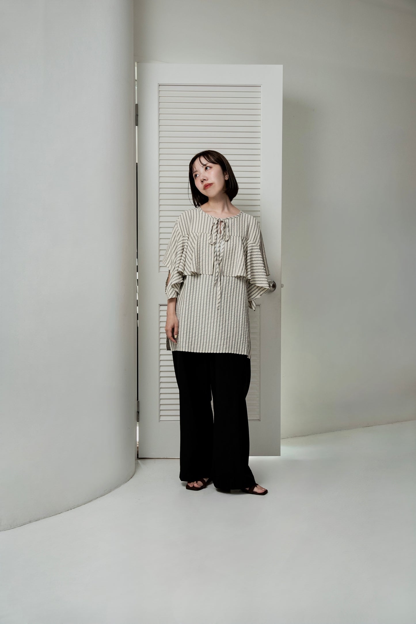 unevenness stripe frill ribbon blouse