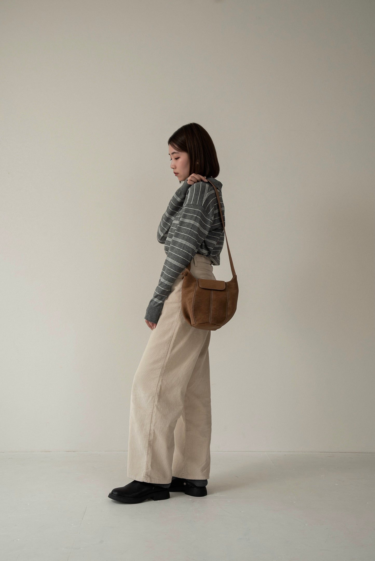 2way round form flap bag