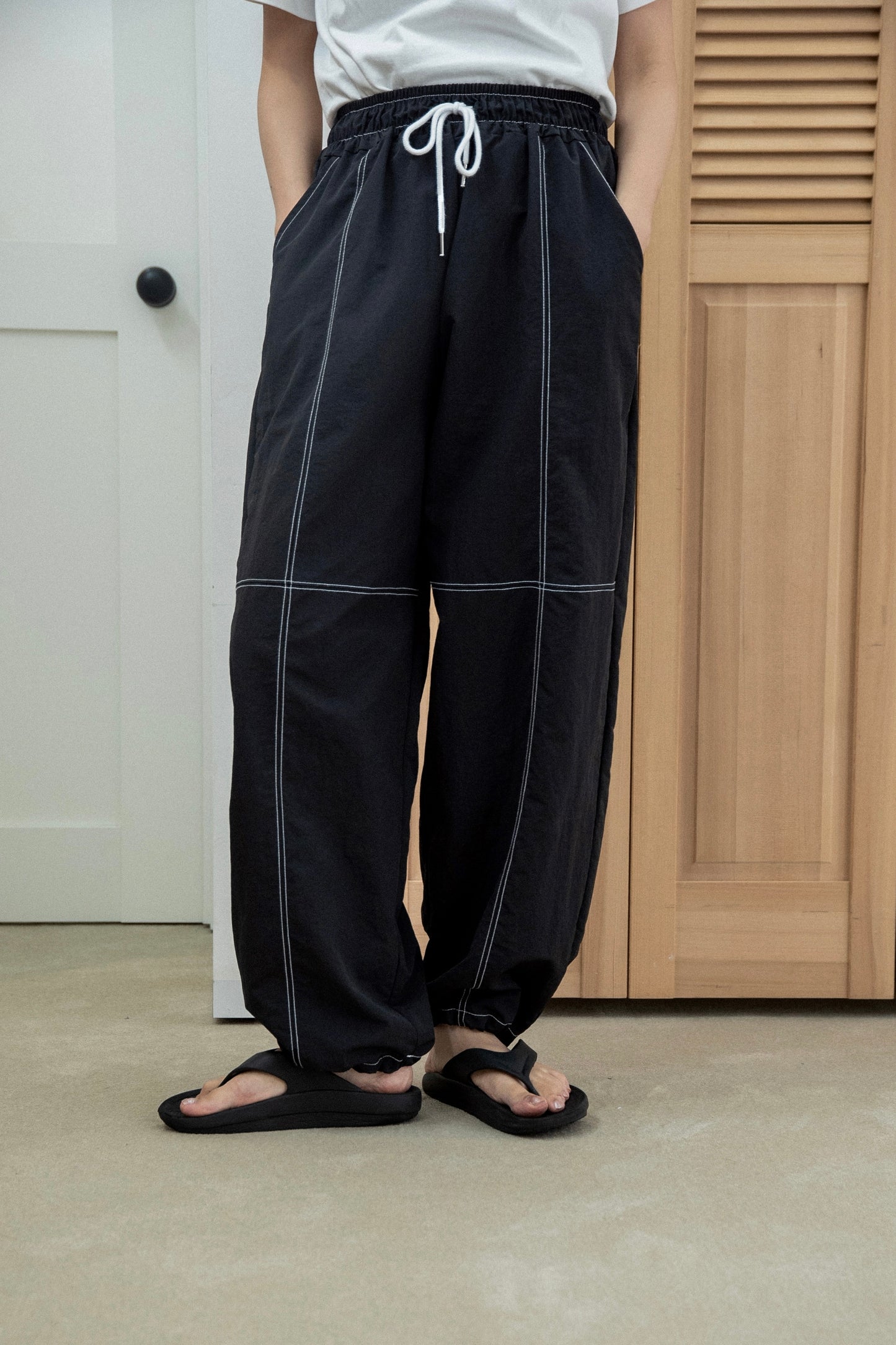 stitch string point shaka pants