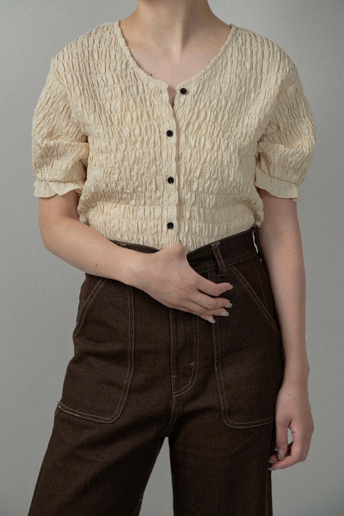 button point v neck shirring blouse