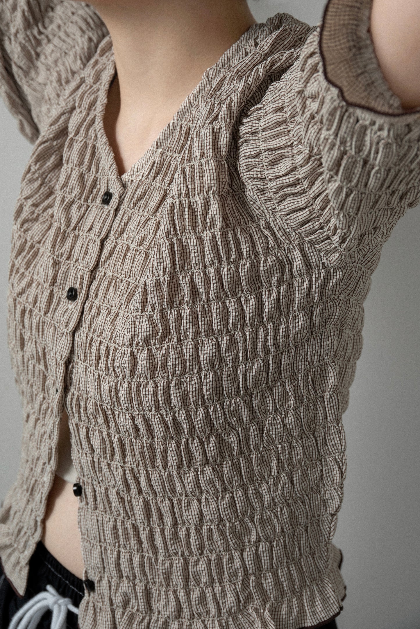button point v neck shirring blouse