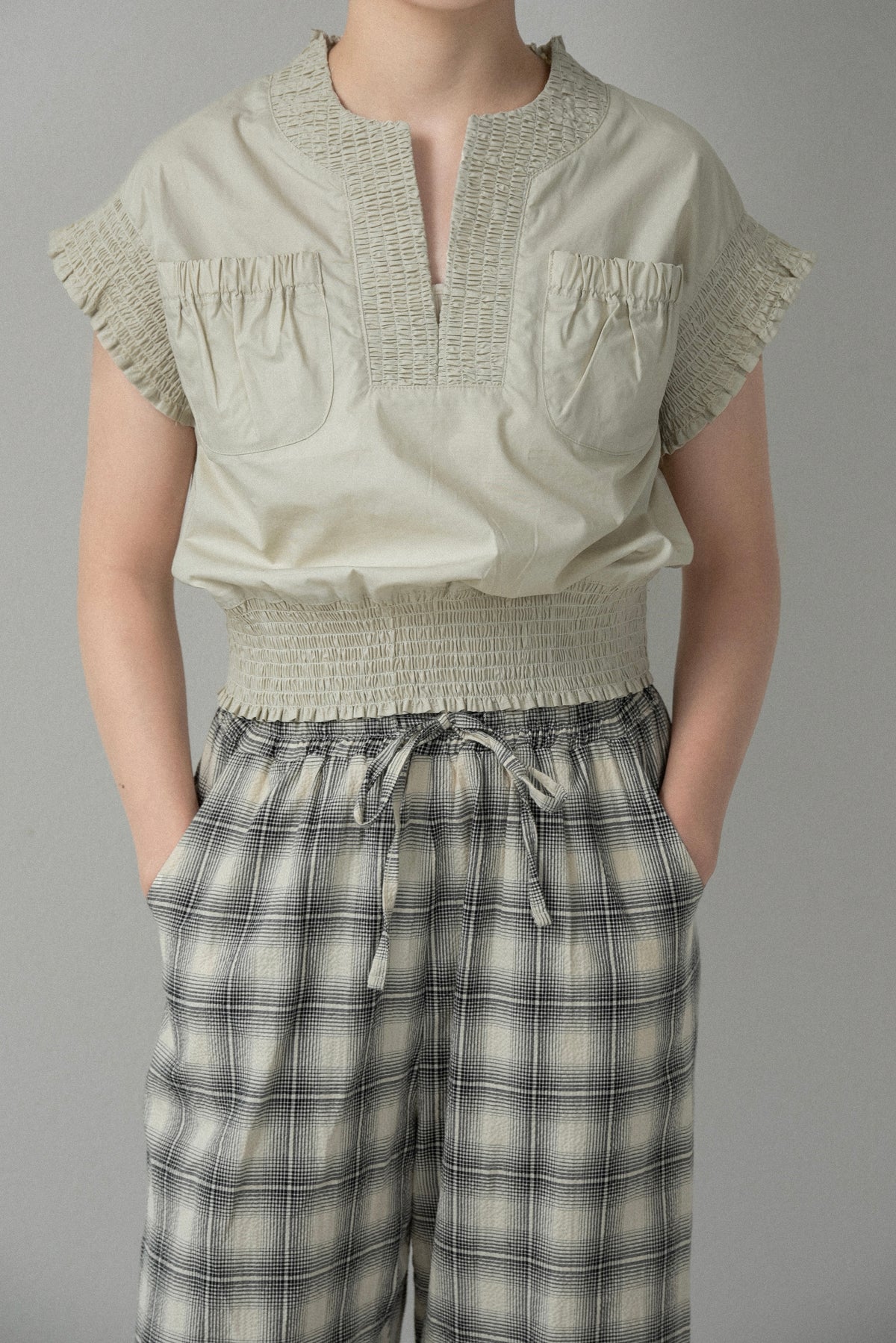 shirring pocket point vest blouse