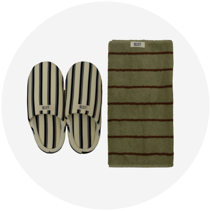 SLIPPERS & TOWEL
