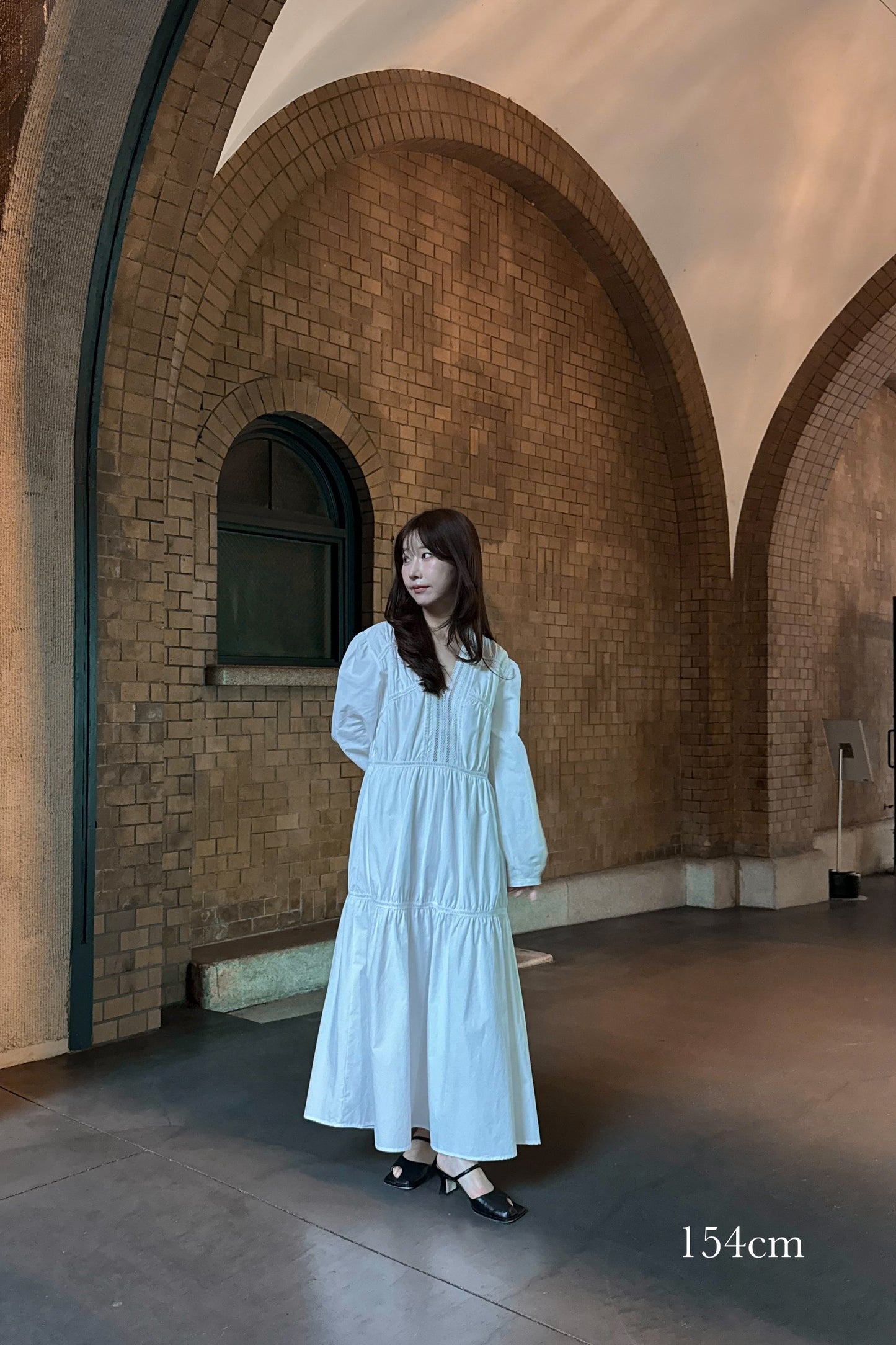 v neck lace tiered dress