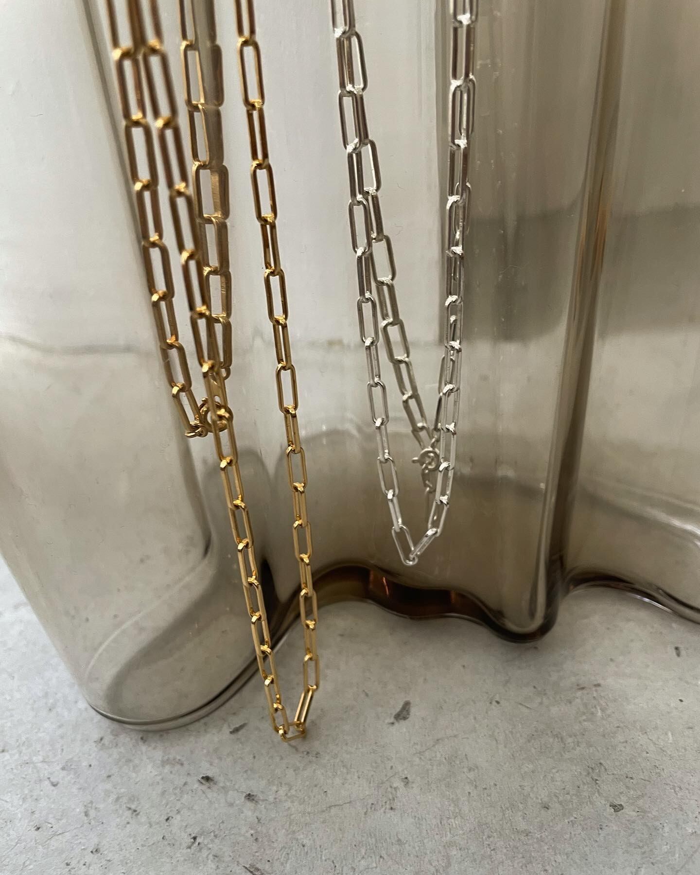 thin chain necklace