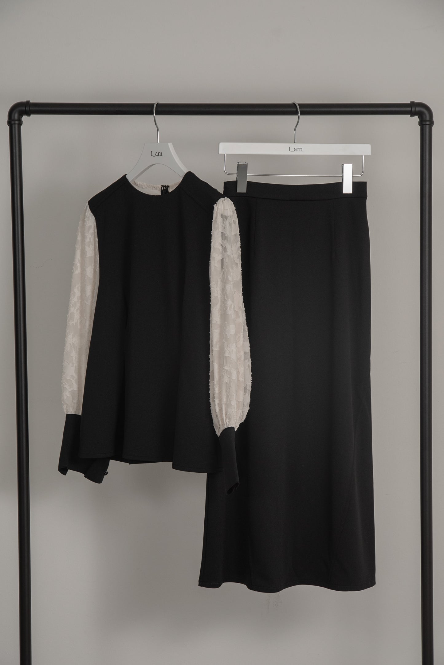 design line tuck flare skirt