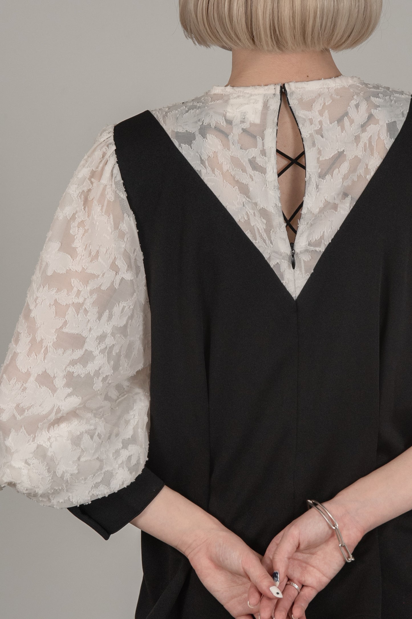 jacquard lace volume sleeve tuck blouse