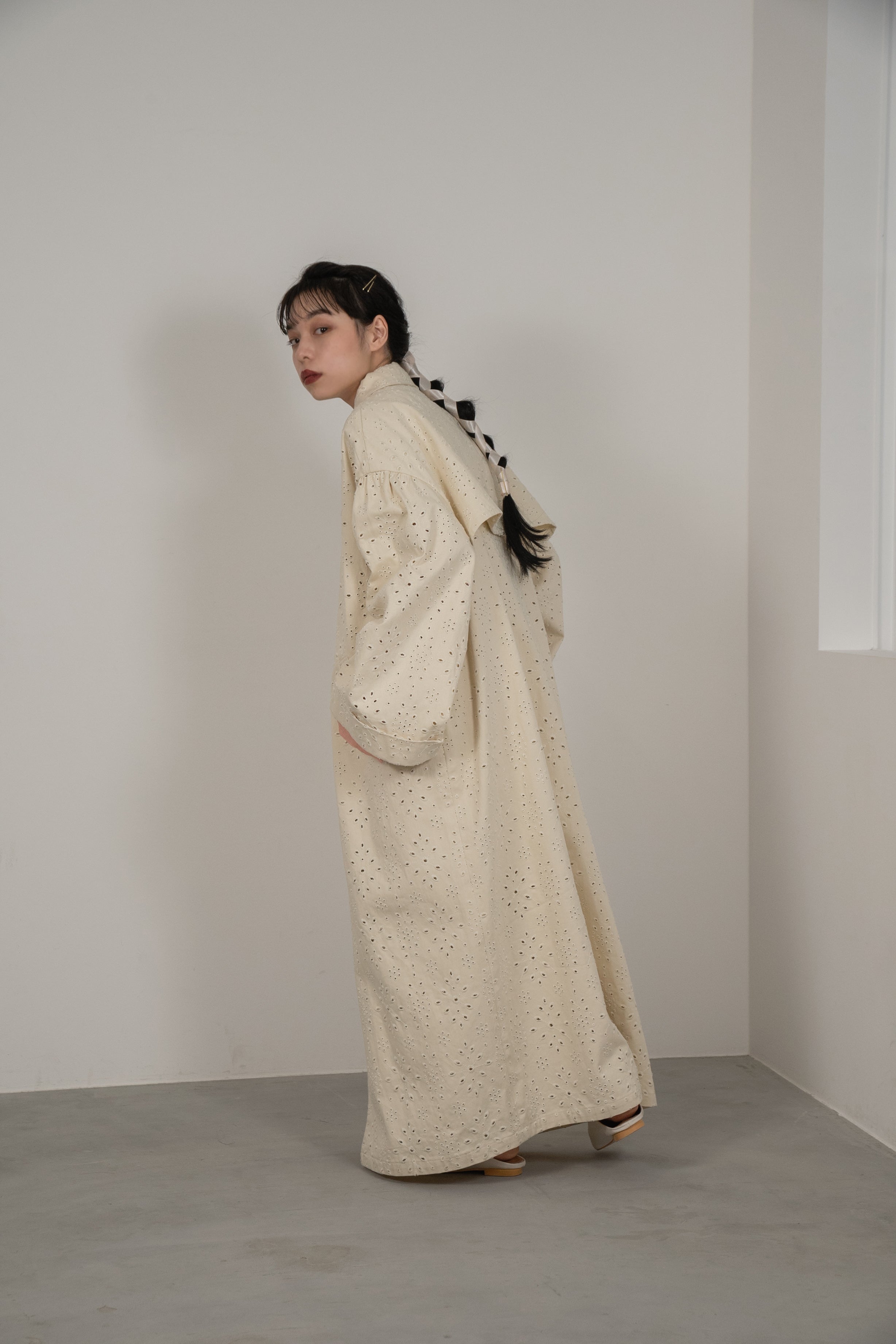 I_am cutwork lace coat Umber beige